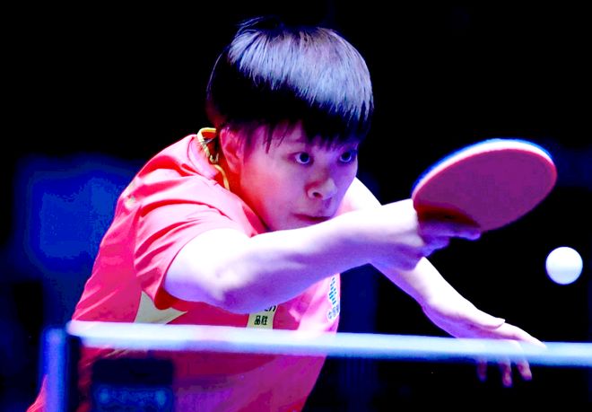 表现出了一 表现出了一